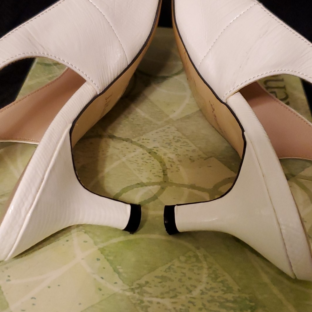 J. Renée White Lizard Print Sling Backs - Picture 5 of 9
